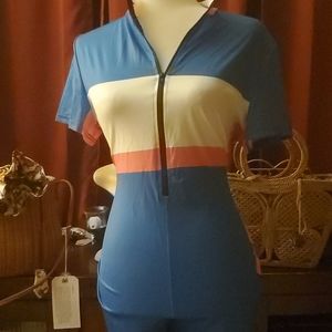 This is a trendy one piece rpmoer style zipper sty